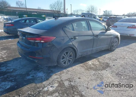 2018 Hyundai Elantra Value Edition z USA, uszkodzony, nr VIN 5NPD84LF5JH245527